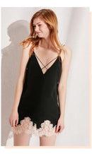 Sexy Backless Mulberry Silk Sleep Dress with Lace Hemline for Summer (Black/ White)