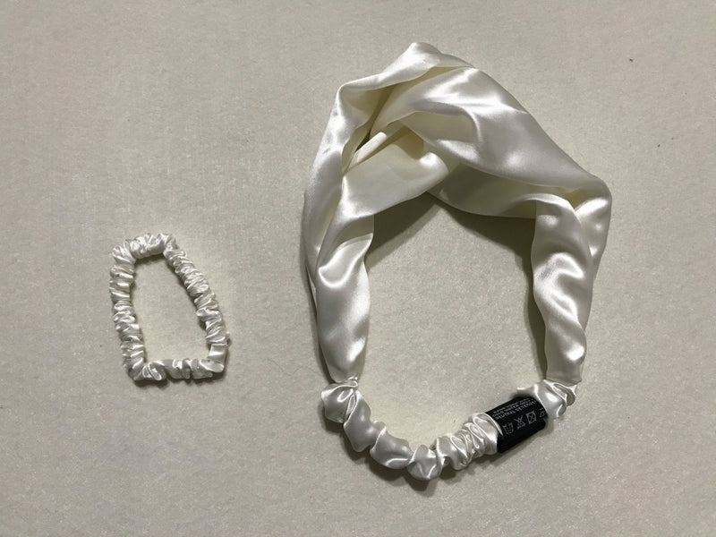 1 Eyemask, 1 Headband, 2 scrunches, 2 hair band