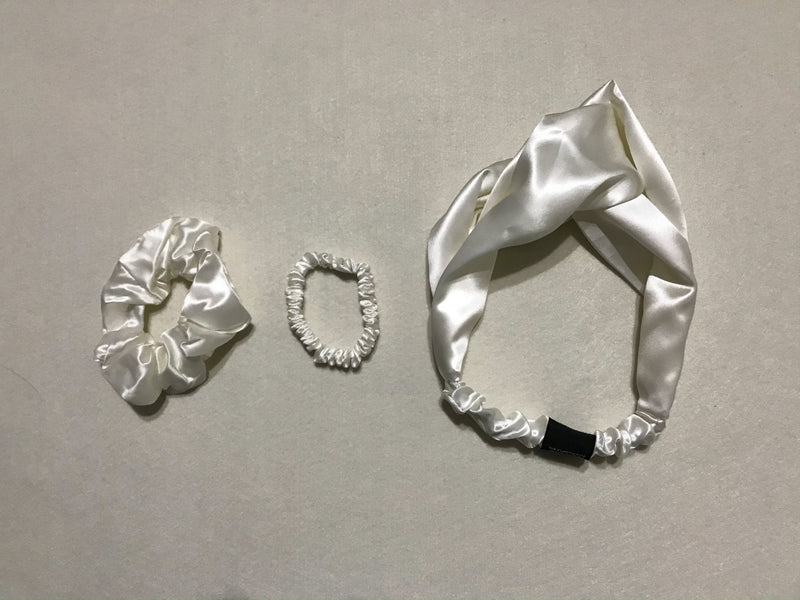 1 Eyemask, 1 Headband, 2 scrunches, 2 hair band